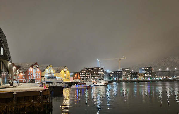 Tromsö bei Nacht