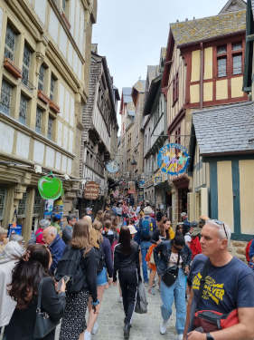 Menschenmassen in Le Mont Saint-Michel​