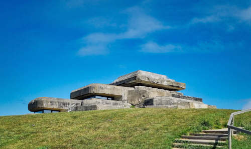 emorial 39 – 45​ Bunker