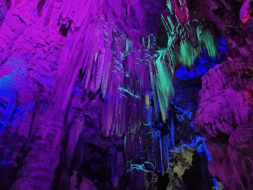 Lichtshow in der St. Michaels Höhle