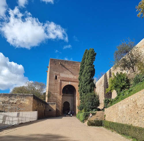 Arabisches Tor der Alhambra