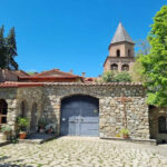 Eingangstor des neuen Schuamtaklosters