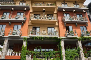 Kunst am Balkon in Tiflis
