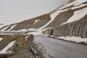 Lawinenabgang Ersatzverkehr durch den Tunnel