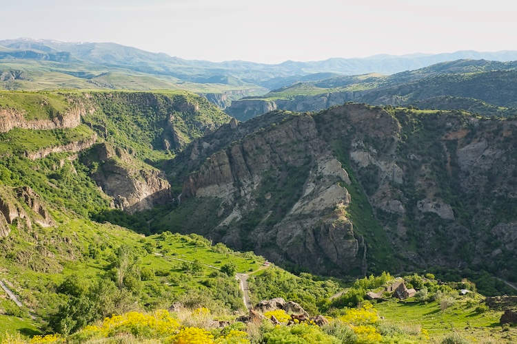Aussicht in den Canyon von Gndevaz