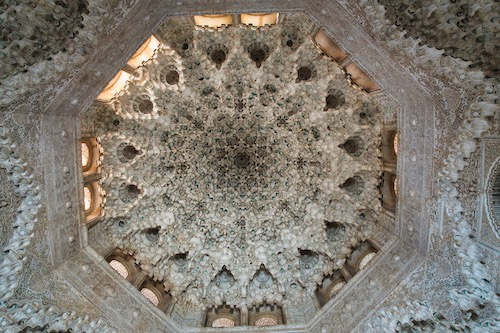 Deckengewölbe im nazaridischen Palast