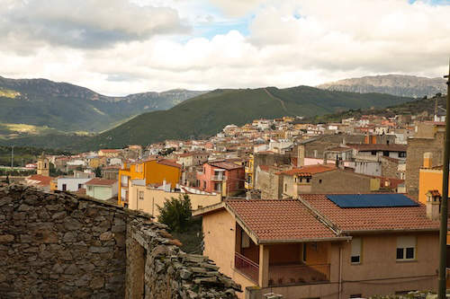 Orgosolo Bantitendorf auf Sardinen