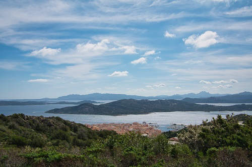 Blick auf die Stadt La Maddalena