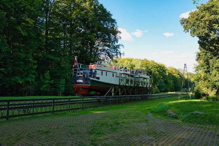 Du betrachtest gerade Es kommt ein Schiff gerollt
