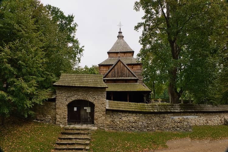 Holzkirche in Radruz