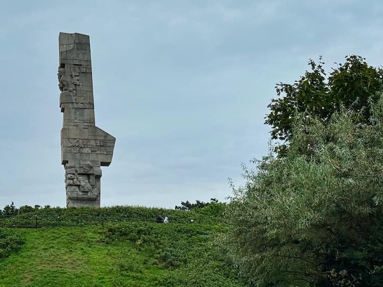 Du betrachtest gerade Die längste Seebrücke Europas und ein Denkmal