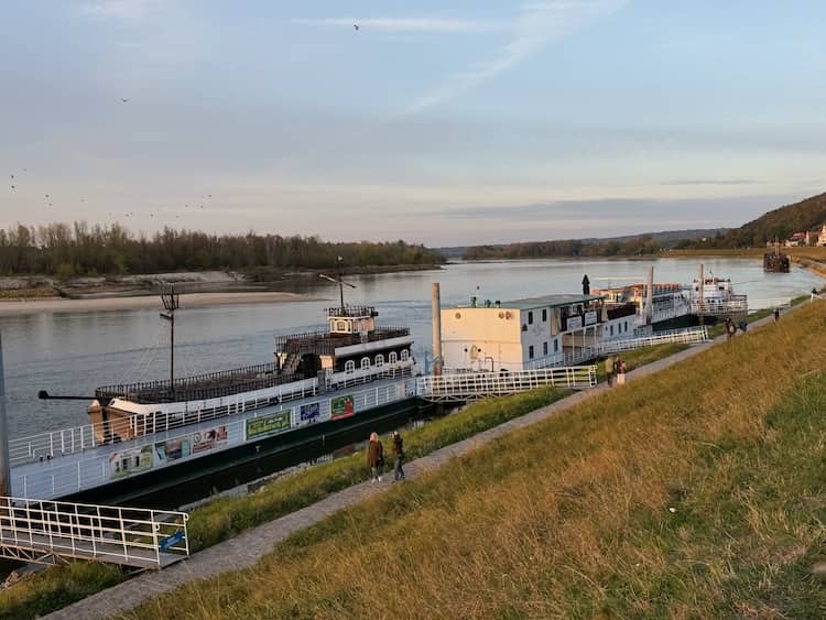Abendspaziergang an der Weichsel bei der Ortschaft Kazimierez Dolny
