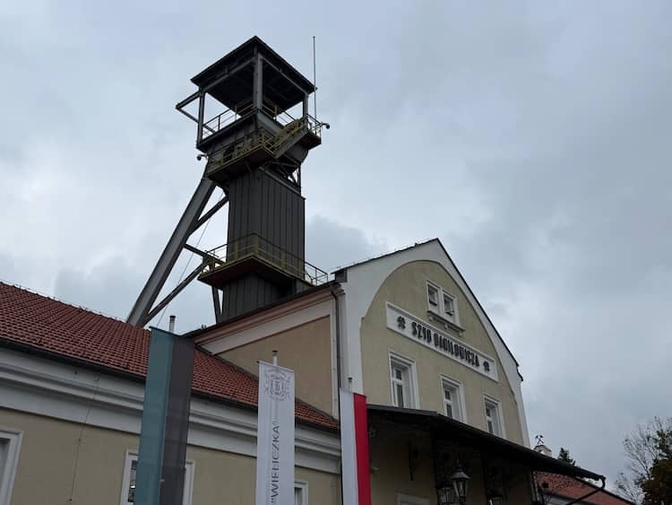 Förderturm des Salzbergwerkes in Wielicka